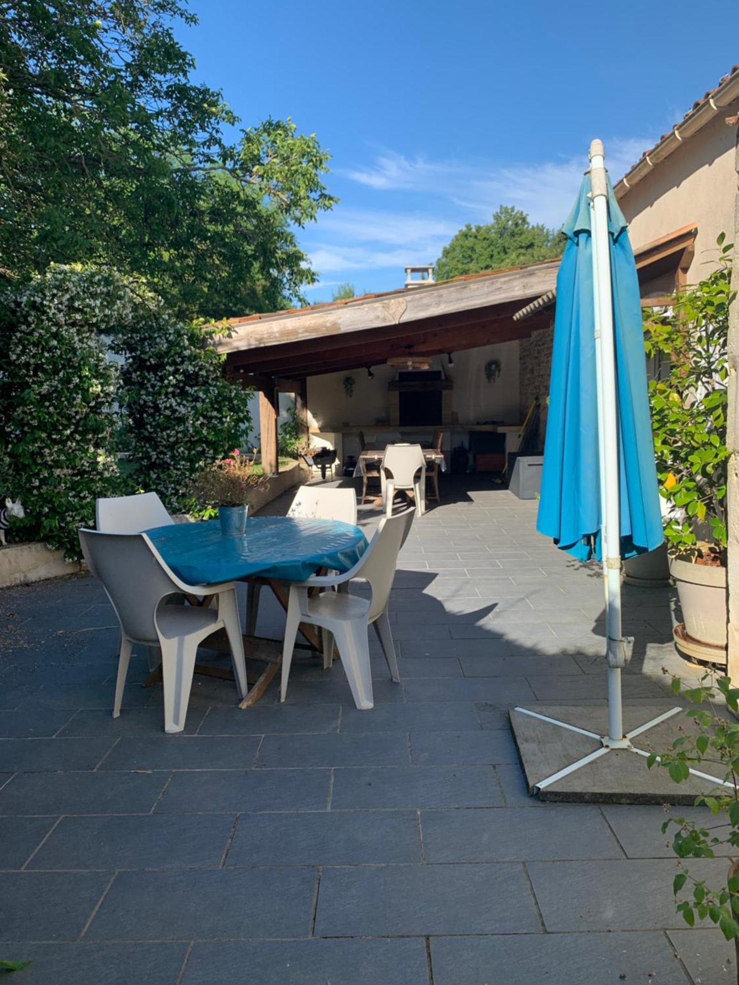 Вилла Les 5 Timbres Montpellier-de-Medillan Экстерьер фото